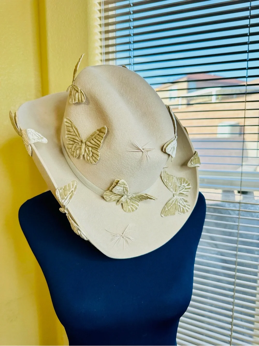 NEW! Gigi Burris Millinery Britney Hat in Alabaster/Sahara